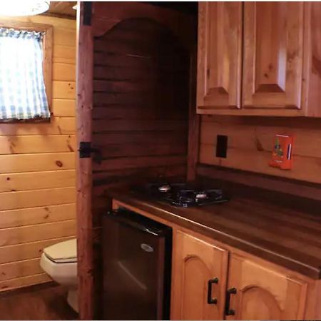 Storybook Village Pine Cove Luaran gambar