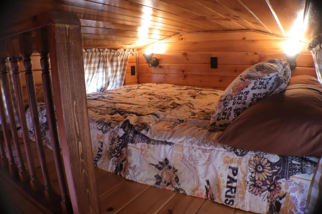 Storybook Village Pine Cove Luaran gambar